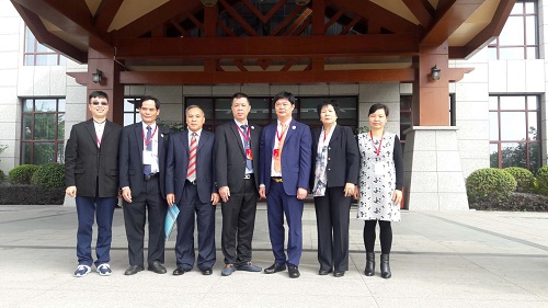 右3柬埔寨潮人海外聯(lián)誼會會長鐘廷武 、4埔寨潮人海外聯(lián)誼會執(zhí)行會長江旭忠、5袁奕江