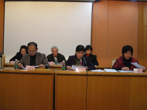 荔灣區(qū)僑聯(lián)朱小玲主席作工作報(bào)告