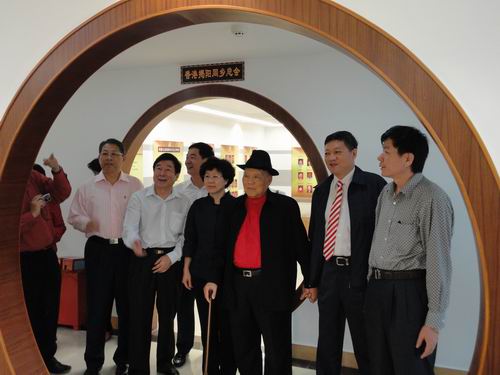 2011年5月14日，中國僑聯(lián)顧問、揭陽市僑聯(lián)名譽(yù)主席、馬來西亞丹斯里拿督劉南輝先生一行參觀了揭陽僑史文化展覽館，對該市僑聯(lián)工作所取得的成績表示贊賞。邢曉榮 攝