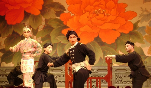 廣州陳覺(jué)、吳少冠表演的折子戲《武松大鬧獅子樓》。