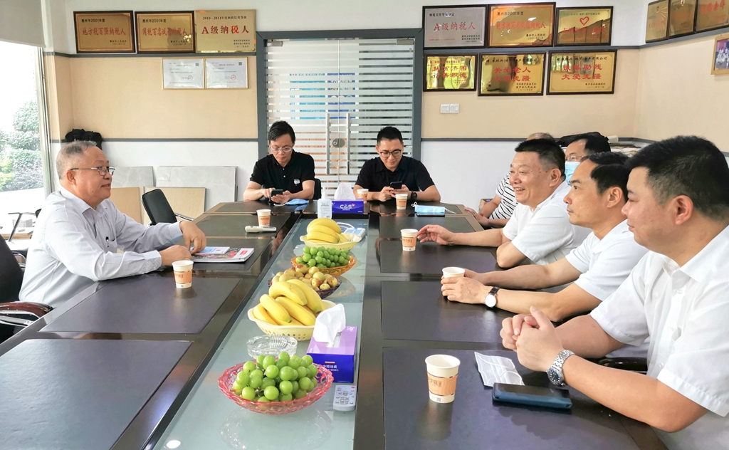 與朱祥興（博羅）房產(chǎn)有限公司董事長朱建清座談.jpg