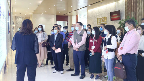 順德區(qū)僑聯(lián)組織留學(xué)生協(xié)會一行到深圳考察2_副本.jpg