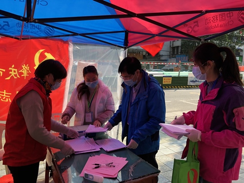 協(xié)助宋城社區(qū)做好排查登記_副本.jpg