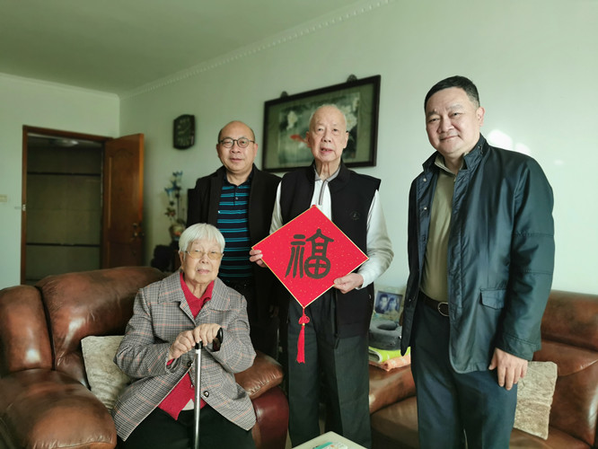 區(qū)僑聯(lián)進(jìn)行2021年歸僑新春慰問活動 區(qū)僑聯(lián)慰問1_副本.jpg