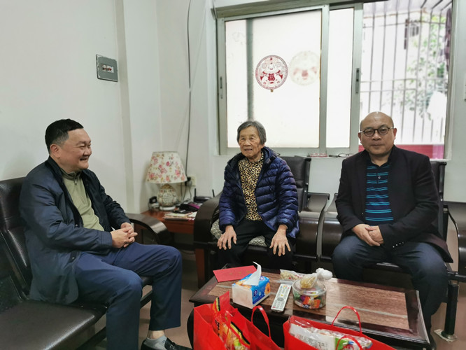區(qū)僑聯(lián)進(jìn)行2021年歸僑新春慰問活動 區(qū)僑聯(lián)慰問2_副本.jpg