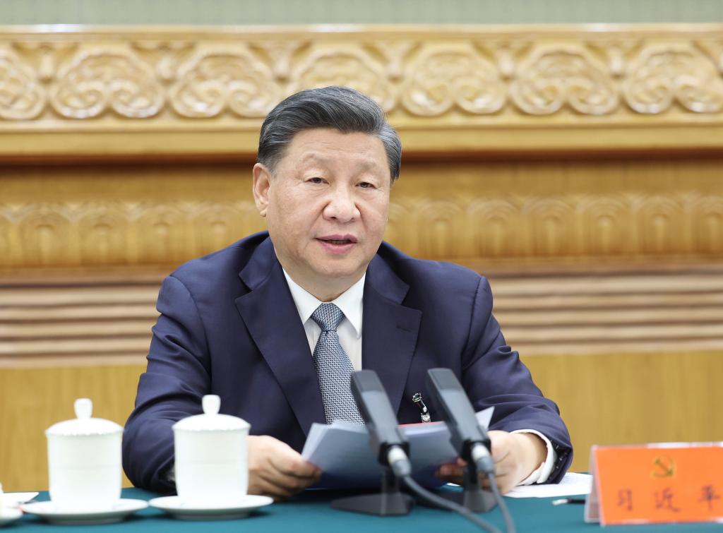 　　10月15日，中國共產(chǎn)黨第二十次全國代表大會主席團在北京人民大會堂舉行第一次會議。習(xí)近平同志出席會議并作重要講話。新華社記者 鞠鵬 攝