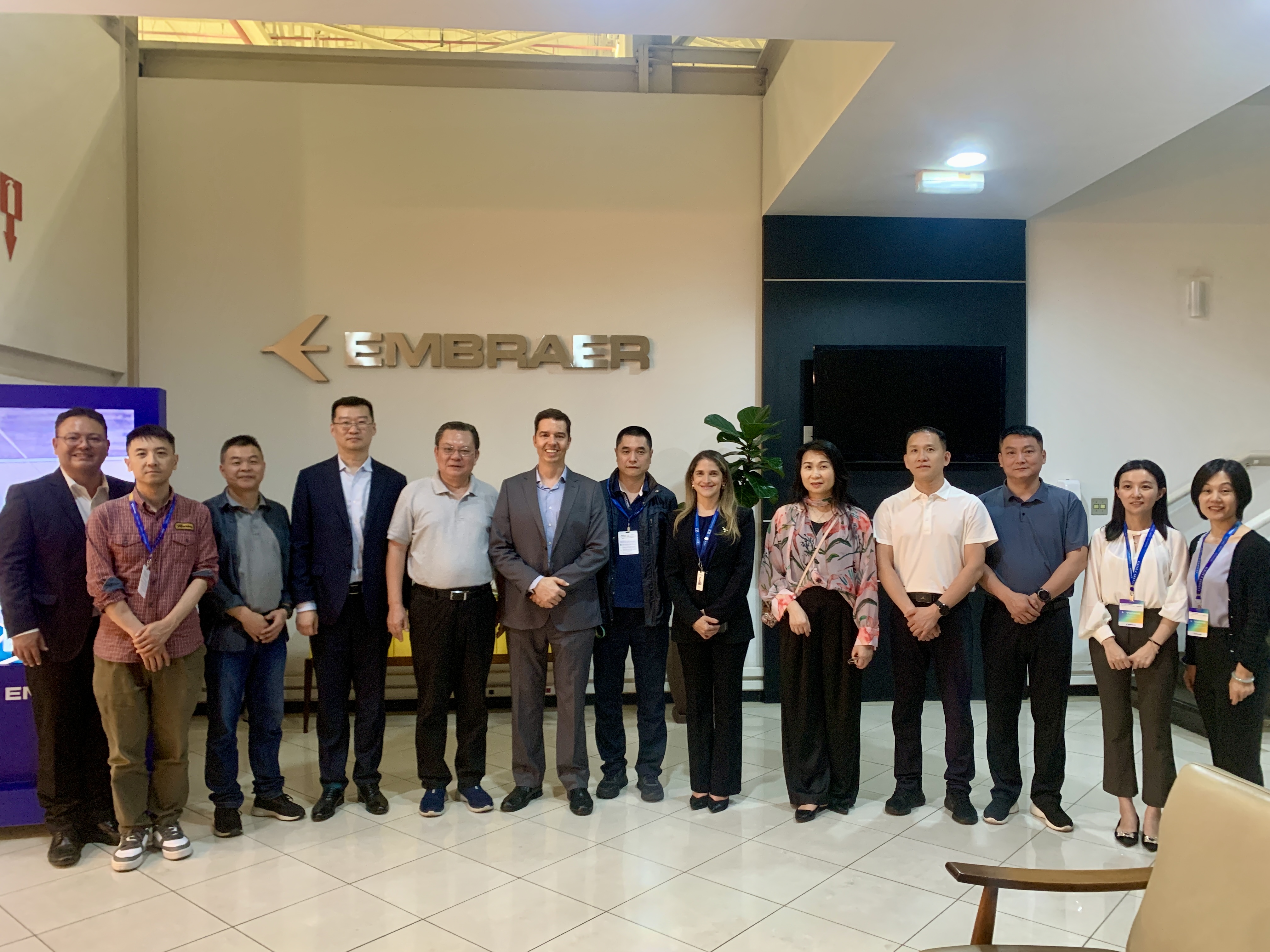 拜訪考察巴西航空工業(yè)公司，洽談投資事宜  04.jpg